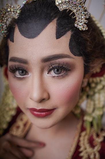 Make up Pernikahan Adat Jawa